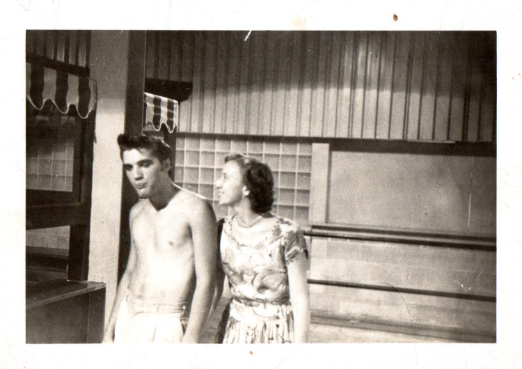 Elvis and Ardys Bell_1 (May, 1955) (2)